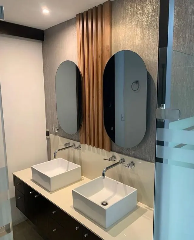 Baño doble lavamanos vista lateral